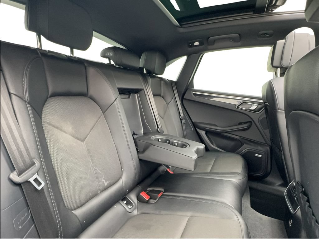 Used 2022 Porsche Macan AWD/4WD image 21