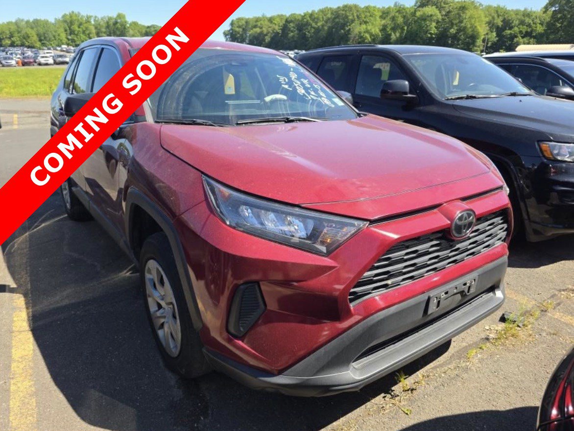 Used 2022 Toyota RAV4 LE AWD/4WD image 3