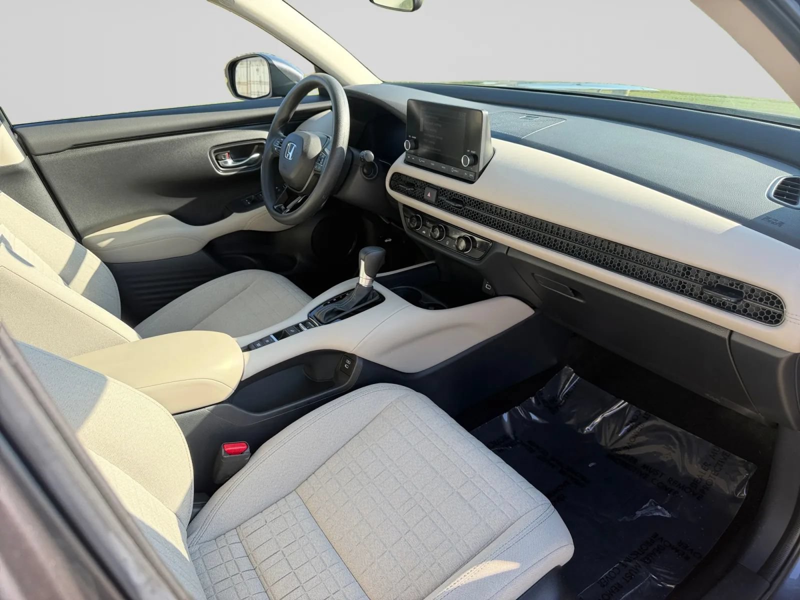 Used 2025 Honda HR-V LX image 32