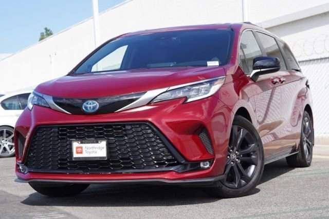Used 2022 Toyota Sienna XSE