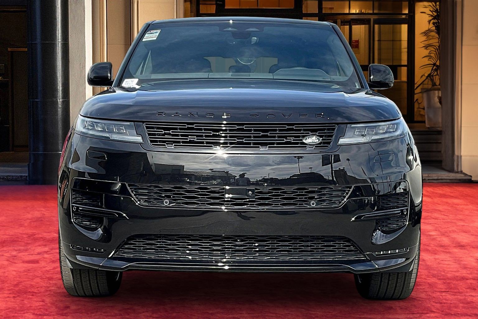 New 2026 Land Rover Range Rover Sport Dynamic SE image 2