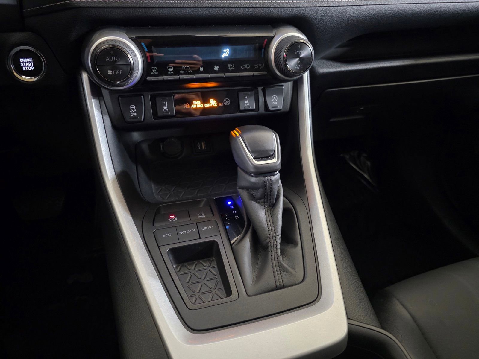 Used 2024 Toyota RAV4 XLE Premium w/ Weather Package image 27