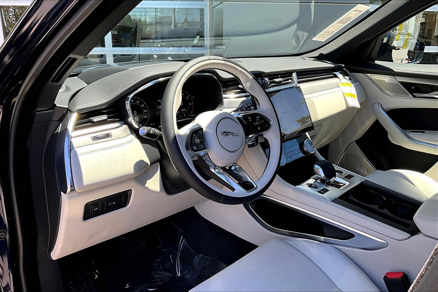 New 2026 Jaguar F-PACE R-Dynamic S image 6