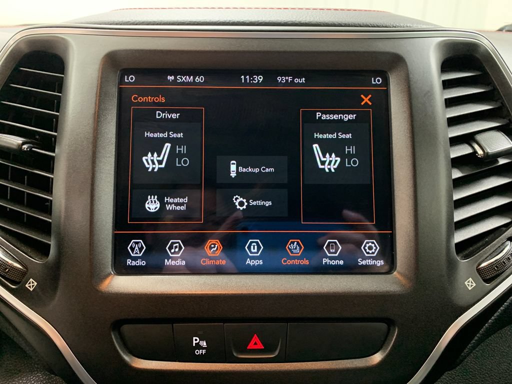 Used 2019 Jeep Cherokee Trailhawk w/ Cold Weather Group AWD/4WD image 9