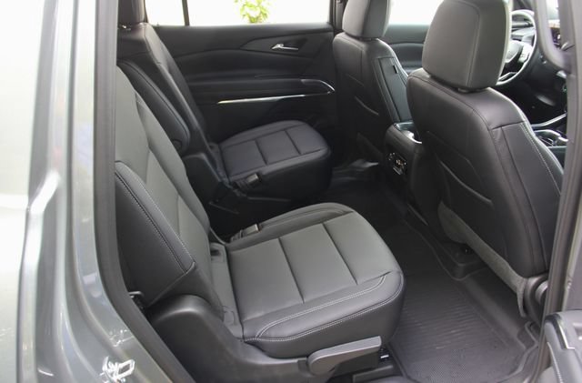 Used 2026 Chevrolet Traverse LT w/ Driver Confidence Package AWD/4WD image 39