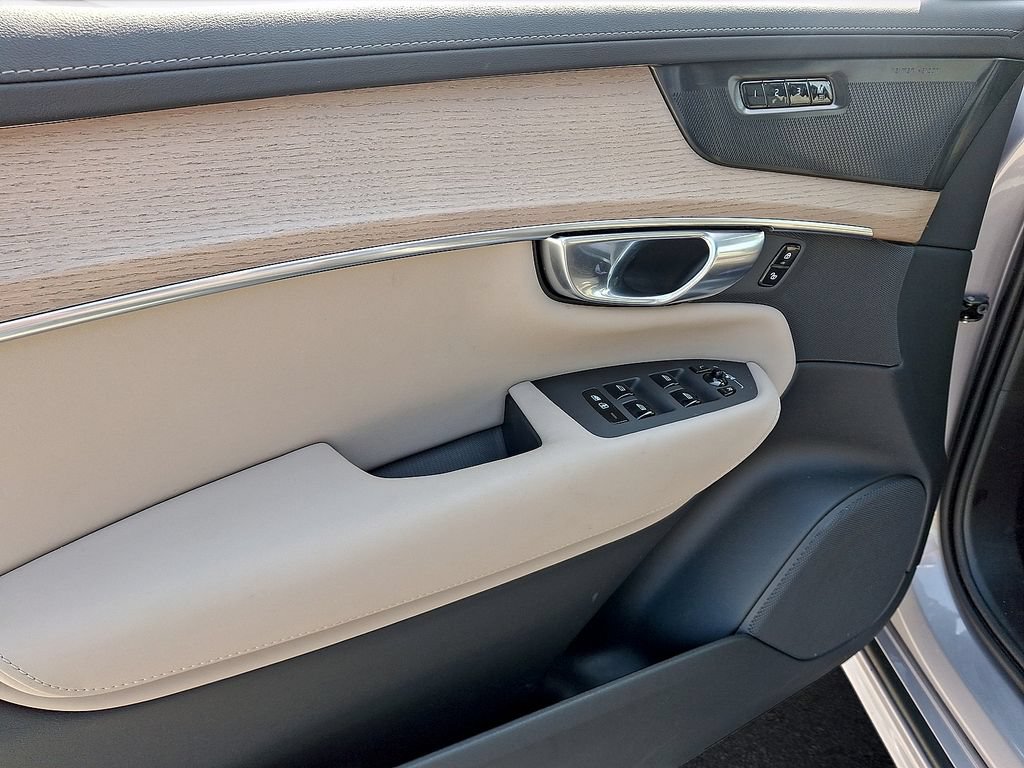 Certified 2026 Volvo XC90 B6 Plus AWD/4WD image 16