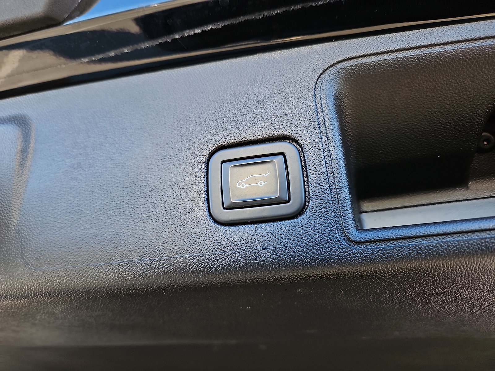 Certified 2022 GMC Terrain SLT w/ Tech Package image 30