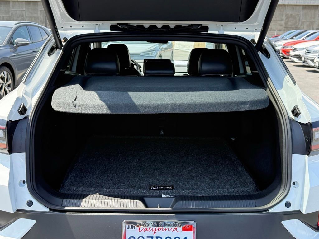 Used 2023 Volkswagen ID.4 S RWD image 8