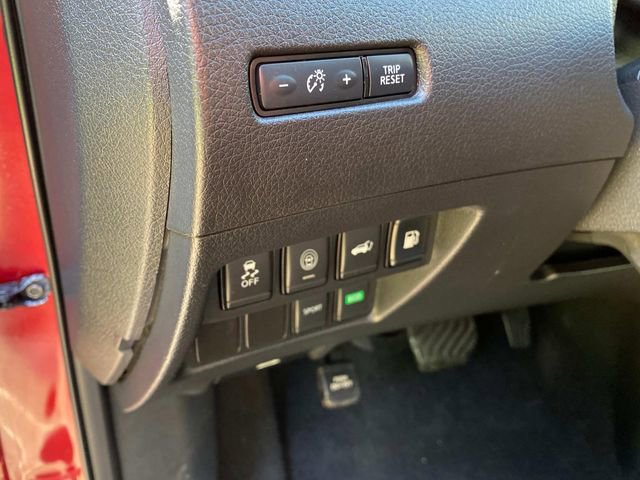 Used 2019 Nissan Rogue SV image 16