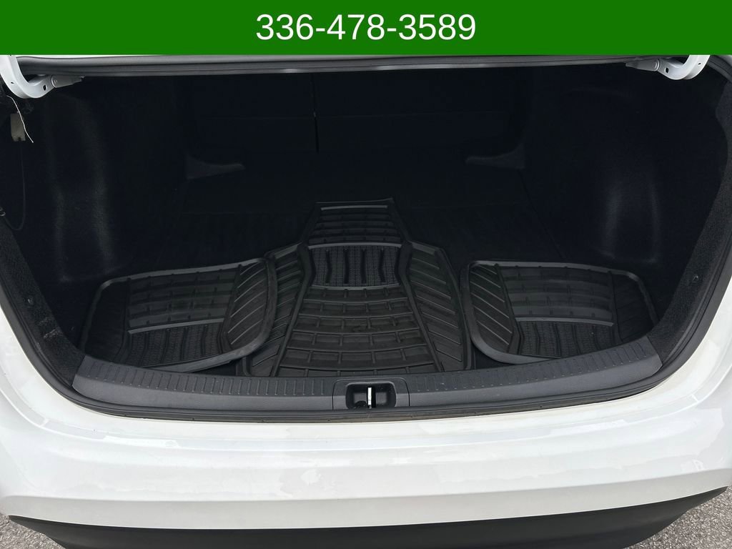 Used 2024 Toyota Corolla LE w/ LE Convenience Package FWD image 21
