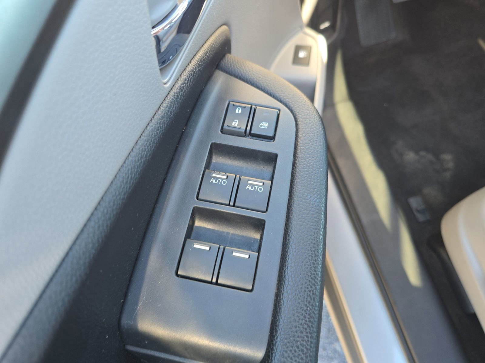 Used 2021 Honda Pilot EX image 15