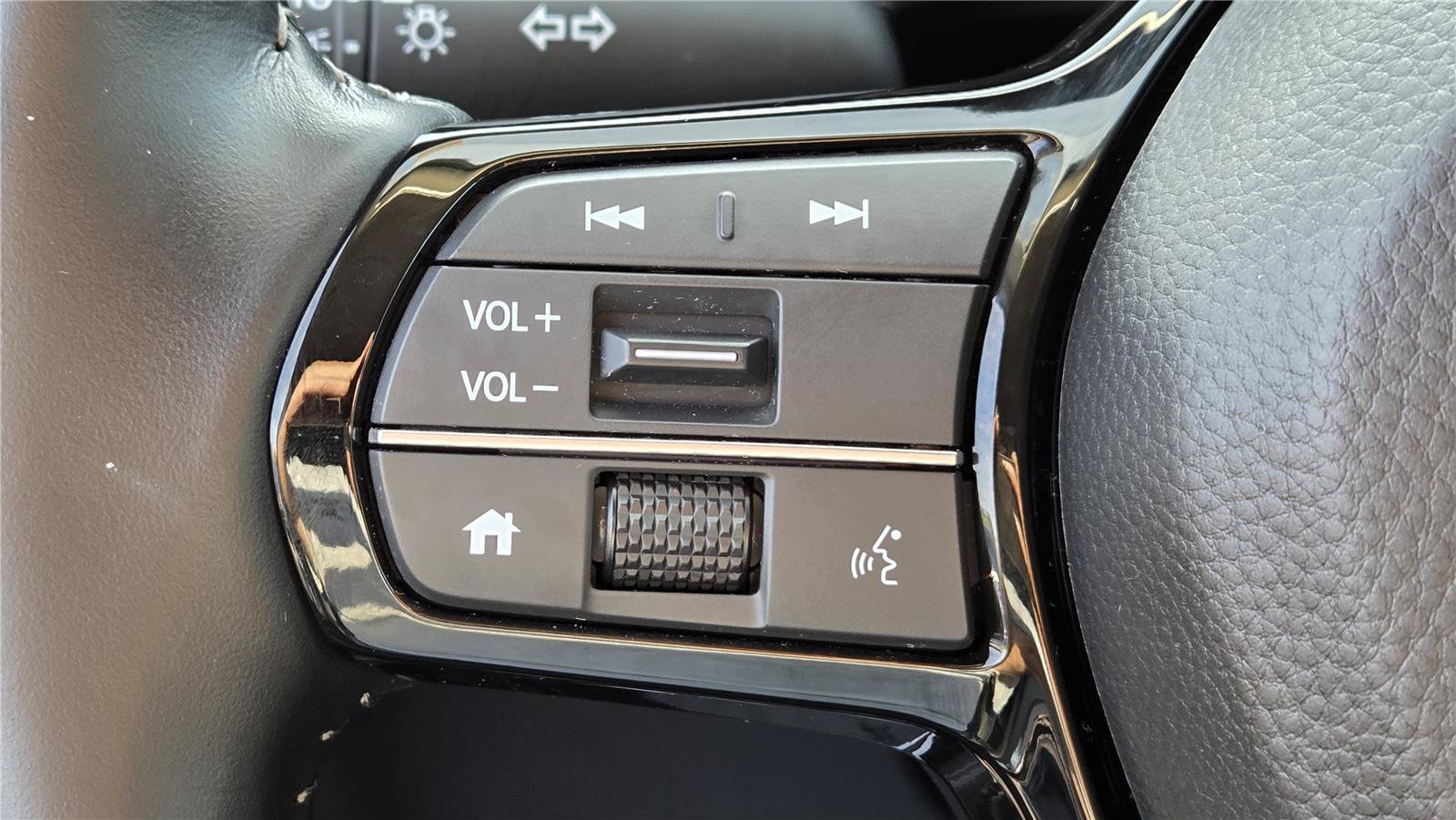 Used 2025 Honda CR-V EX-L image 19