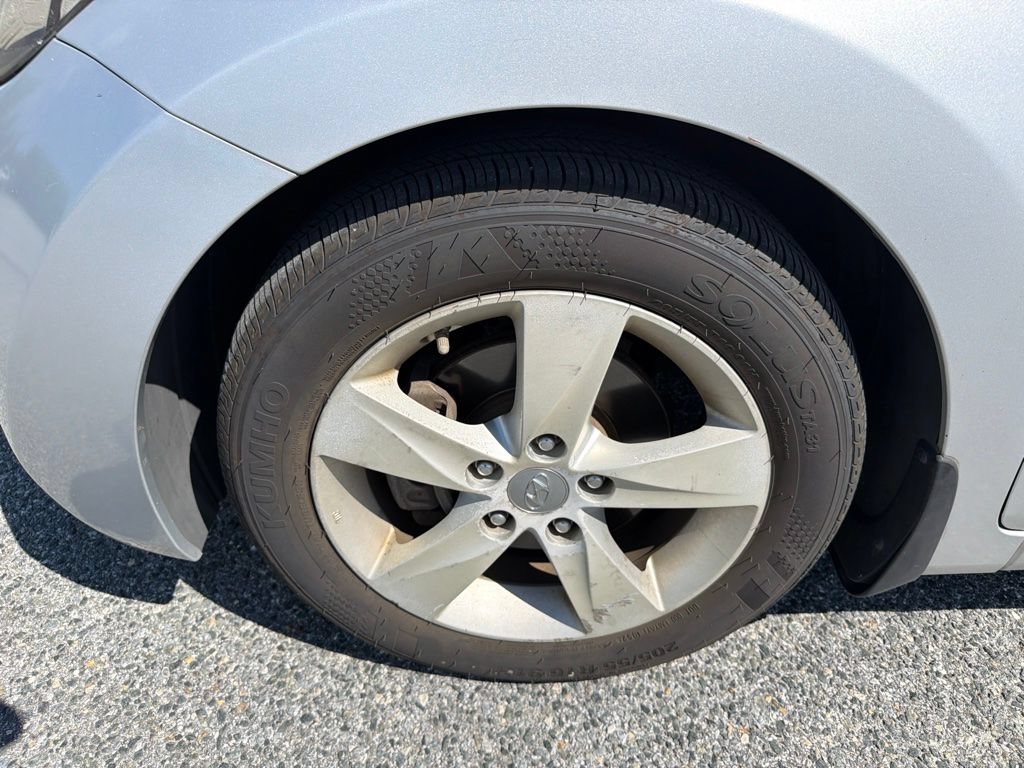 Used 2013 Hyundai Elantra GLS w/ Preferred Pkg FWD image 13
