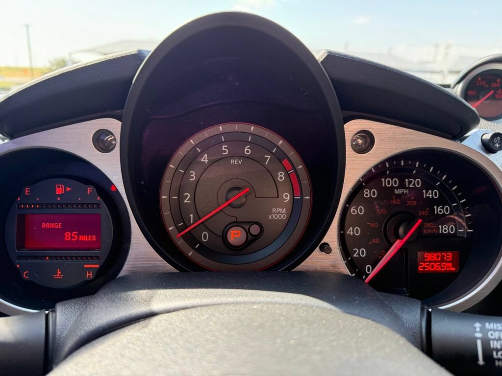 Used 2017 Nissan 370Z Coupe RWD image 14