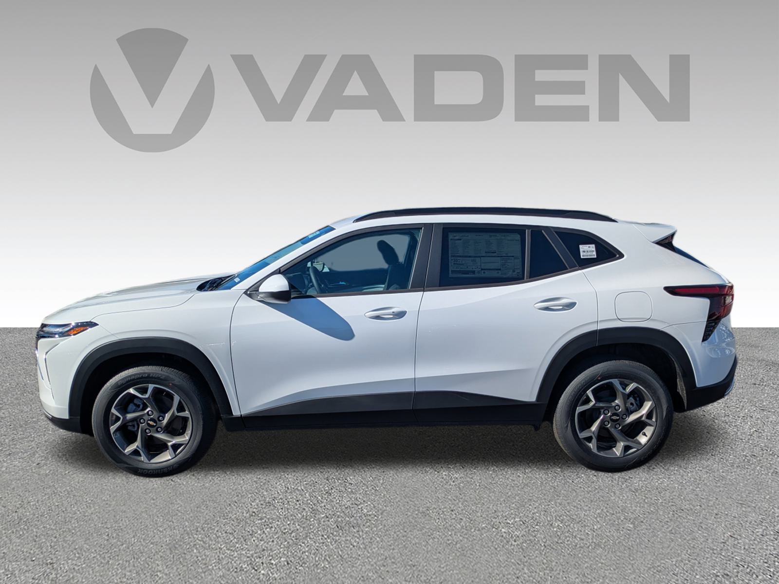 New 2026 Chevrolet Trax LT w/ Driver Confidence Package FWD image 28