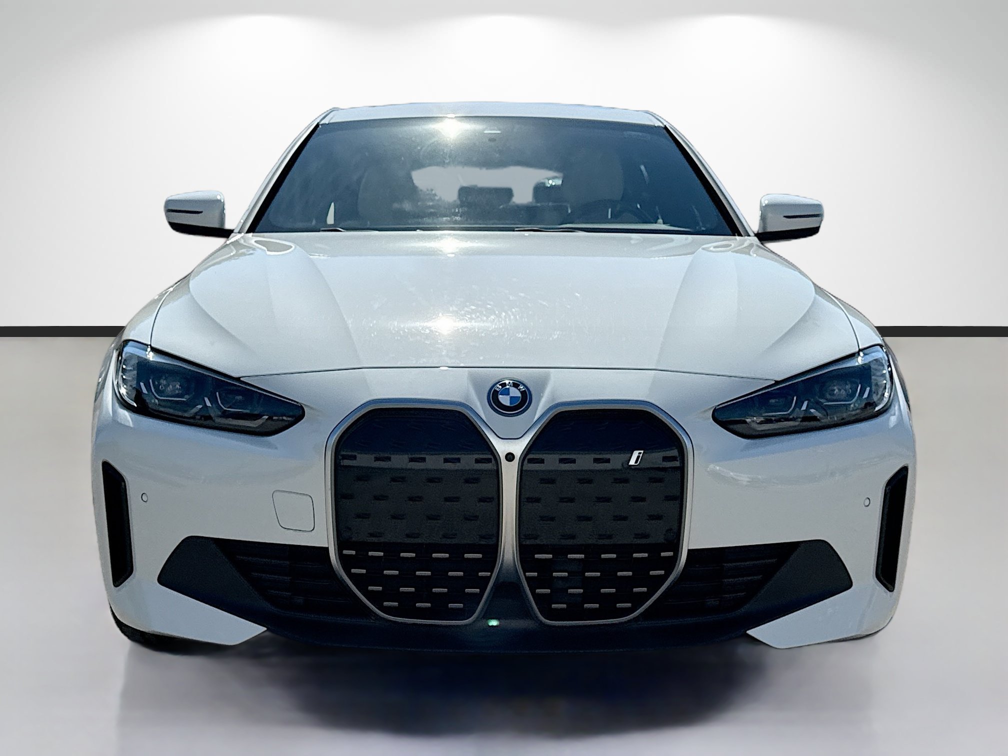 Used 2023 BMW i4 eDrive35 w/ Premium Package RWD image 8