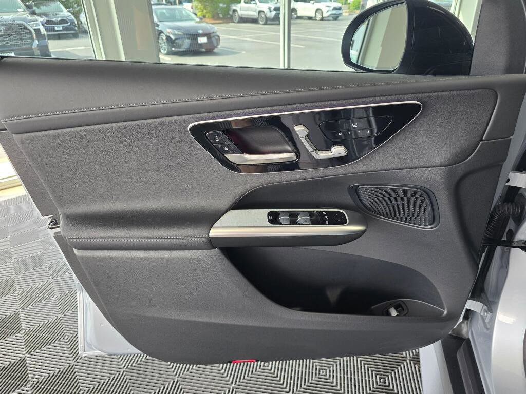 Used 2024 Mercedes-Benz GLC 300 4MATIC image 20