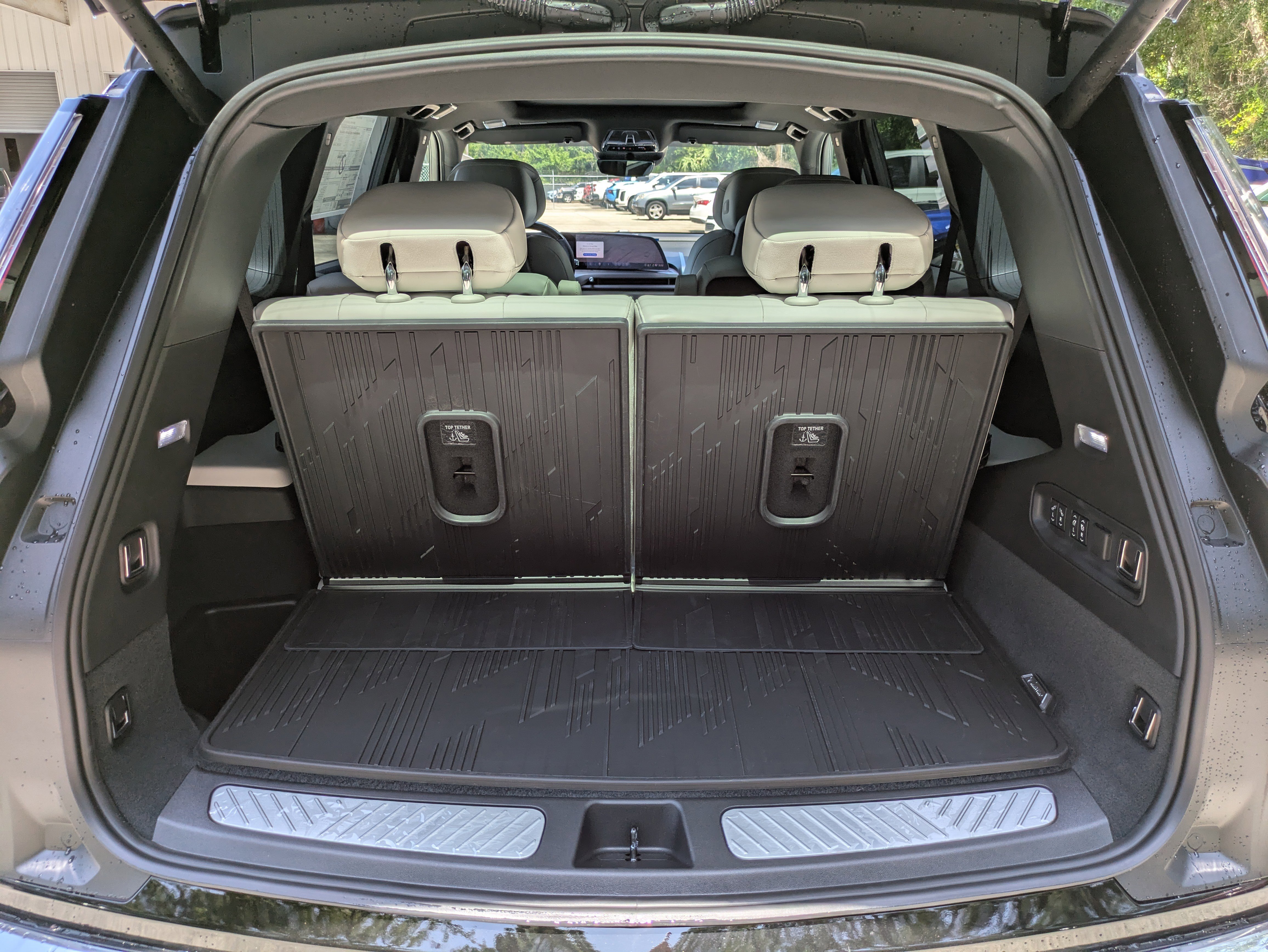 New 2026 Cadillac Vistiq Luxury w/ LPO, Floor Liner Package image 7