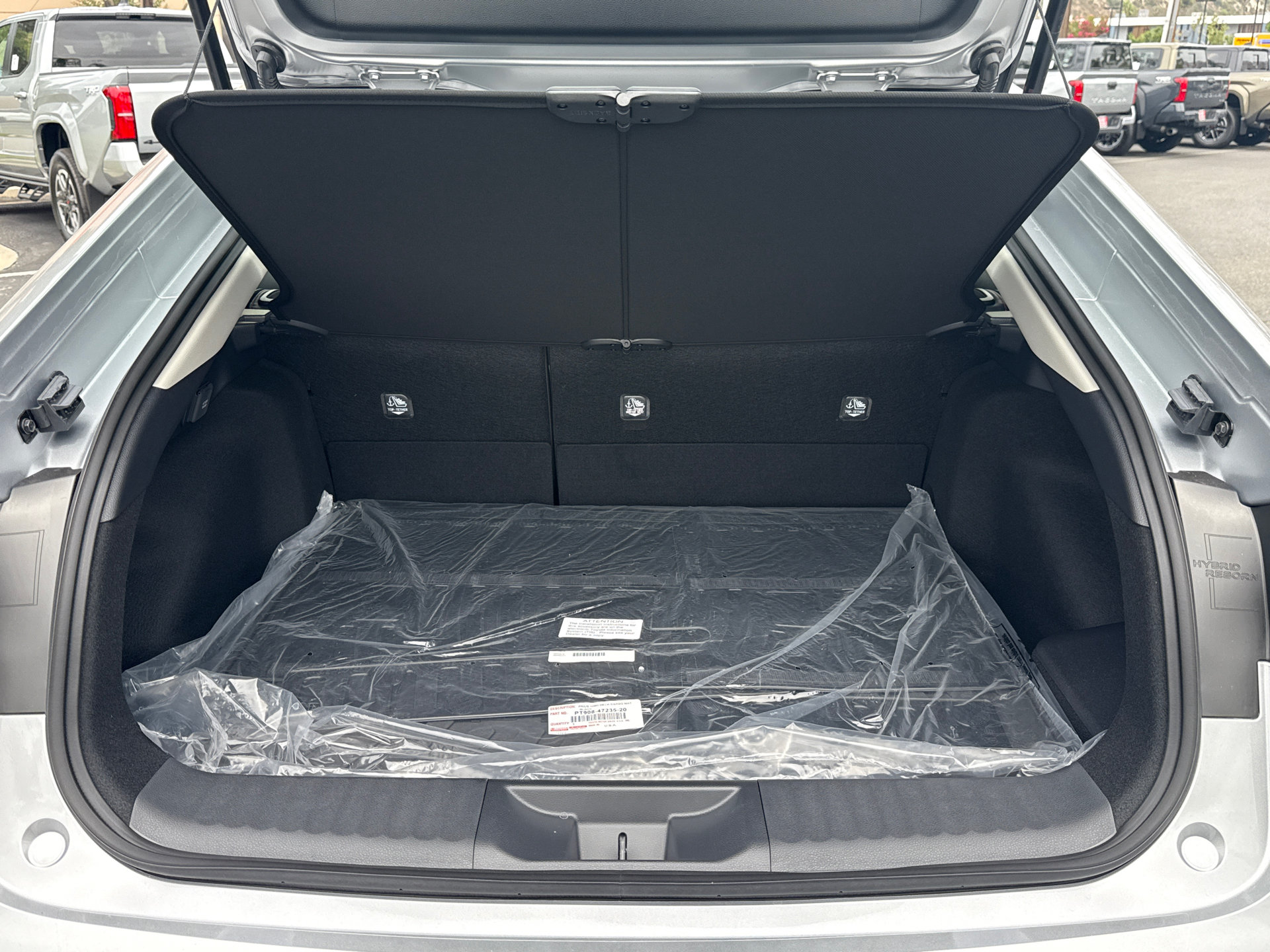 New 2026 Toyota Prius Plug-In Hybrid FWD image 11