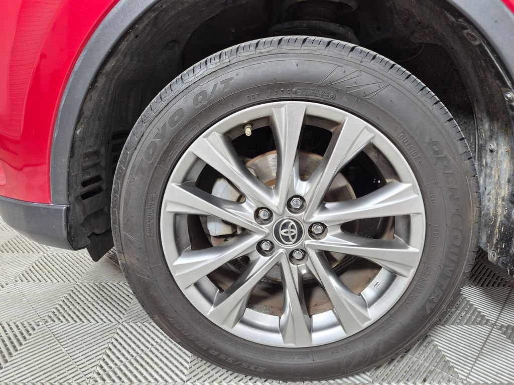 Used 2016 Toyota RAV4 Limited w/ Advanced Technology Package FWD image 30