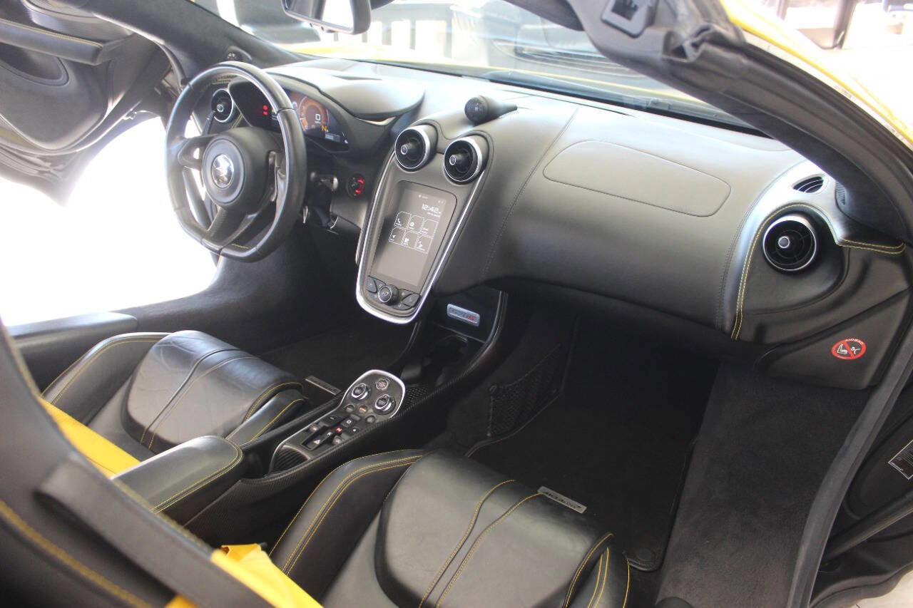 Used 2018 McLaren 570S Spider RWD image 11
