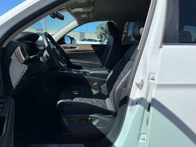 Used 2024 Volkswagen Atlas SE AWD/4WD image 24