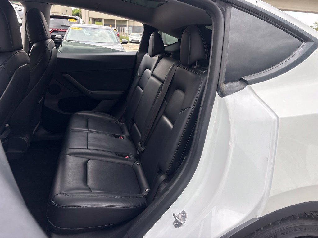 Used 2022 Tesla Model Y Performance AWD/4WD image 13