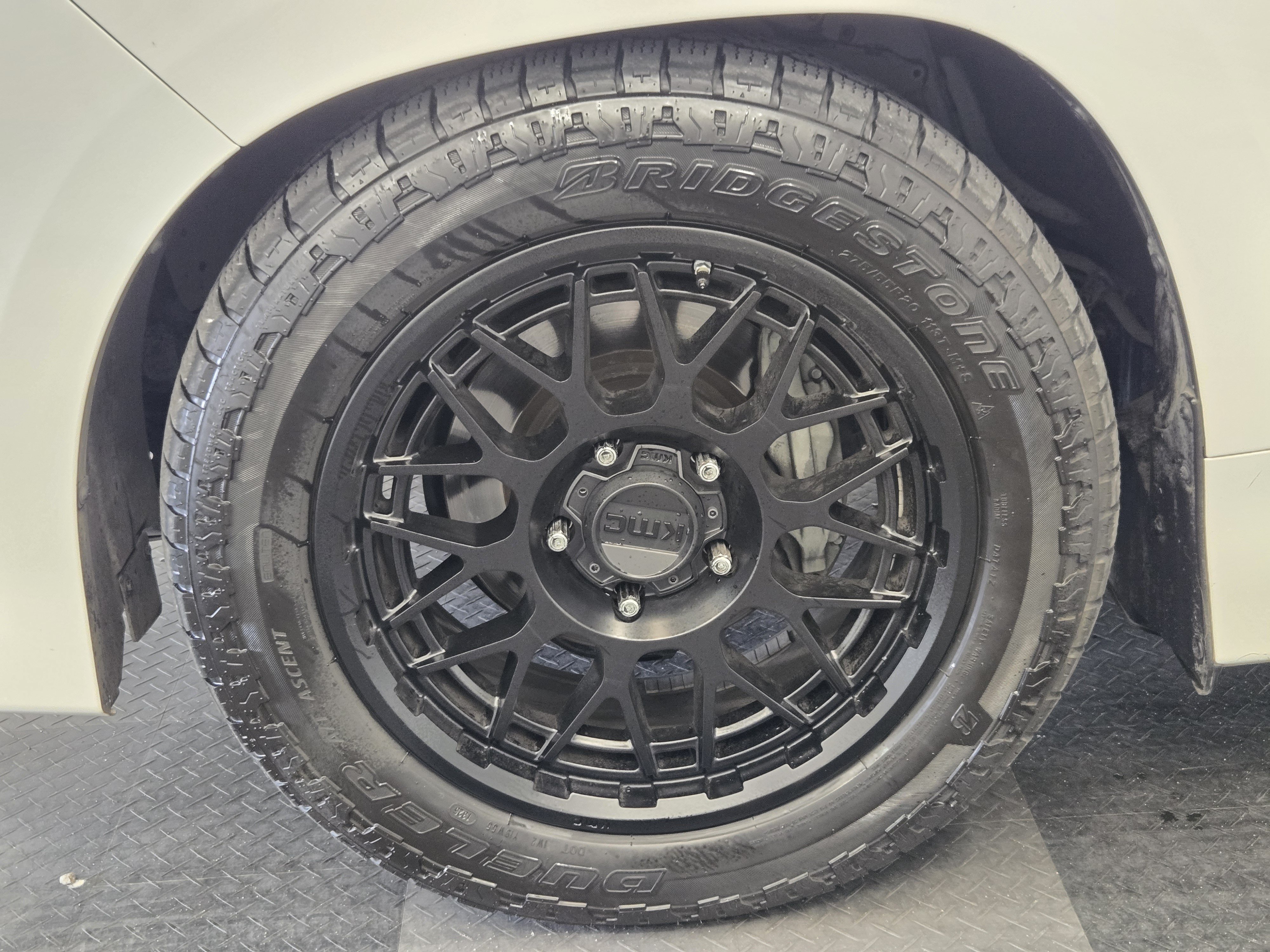 Used 2017 Lexus LX 570 4WD image 10