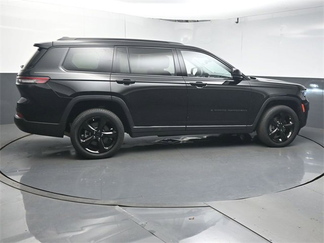 Used 2023 Jeep Grand Cherokee L Limited w/ Black Appearance Package image 8