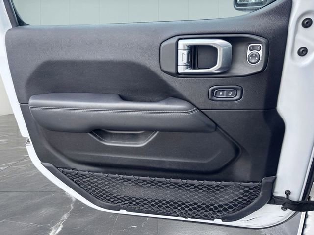 Certified 2020 Jeep Gladiator Overland image 12