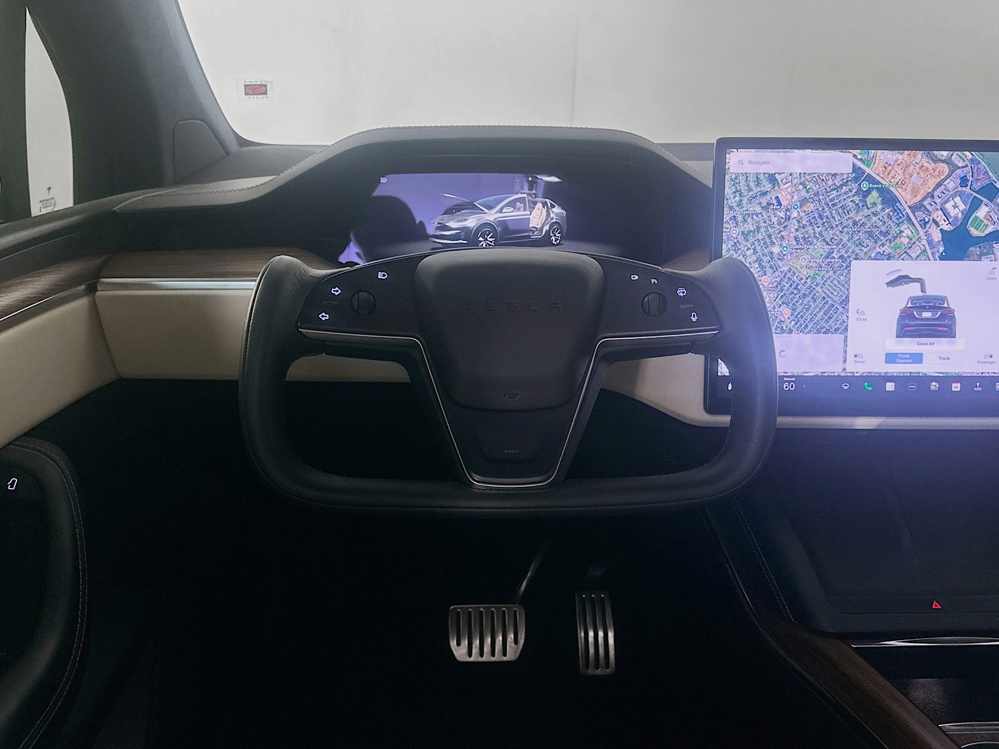 Used 2022 Tesla Model X image 16