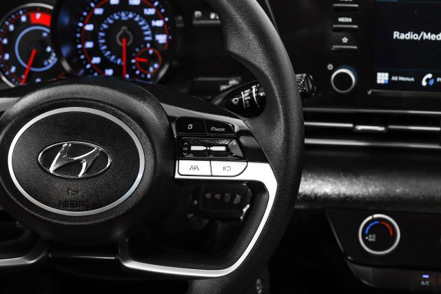 Used 2021 Hyundai Elantra SE w/ Cargo Package image 15