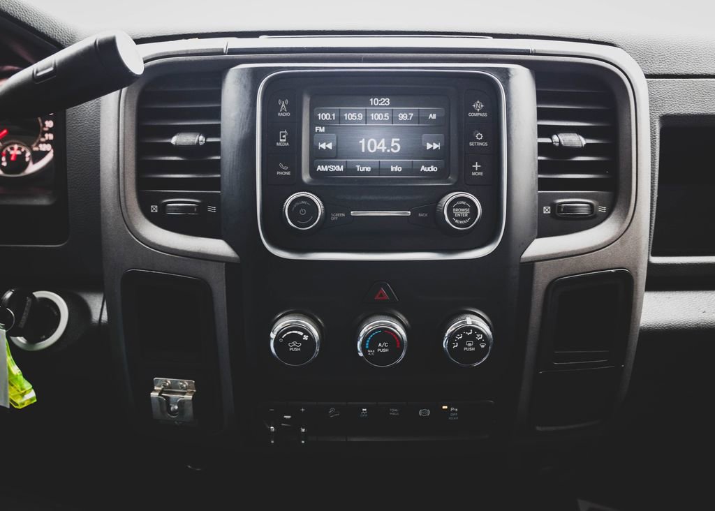 Used 2018 RAM 2500 Tradesman w/ Chrome Appearance Group AWD/4WD image 4