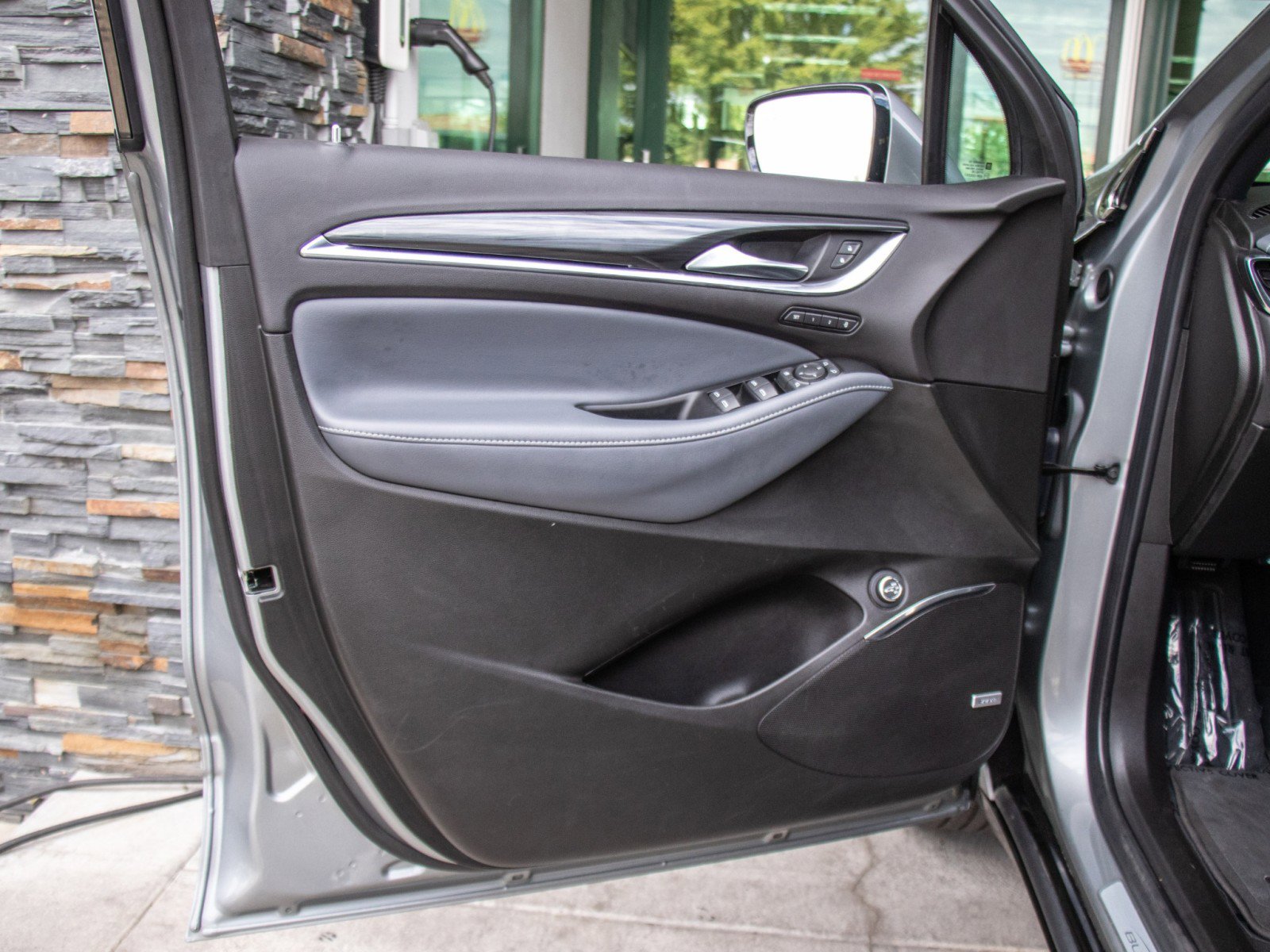 Used 2024 Buick Enclave Premium image 9