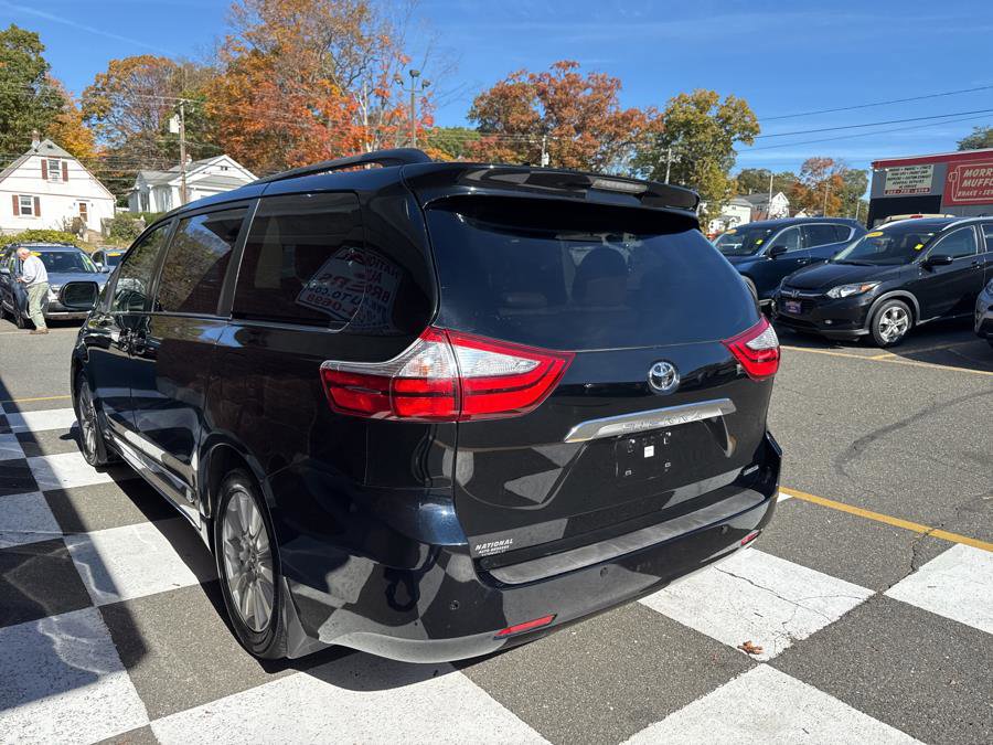 Used 2017 Toyota Sienna Limited Premium w/ Advanced Technology Package FWD image 4