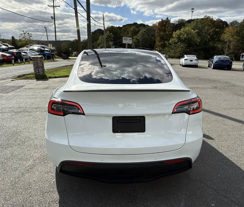 Used 2023 Tesla Model Y Performance AWD/4WD image 4