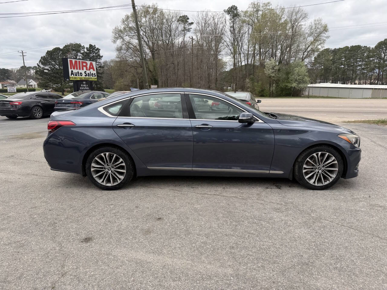 Used 2016 Hyundai Genesis 3.8 AWD/4WD image 7