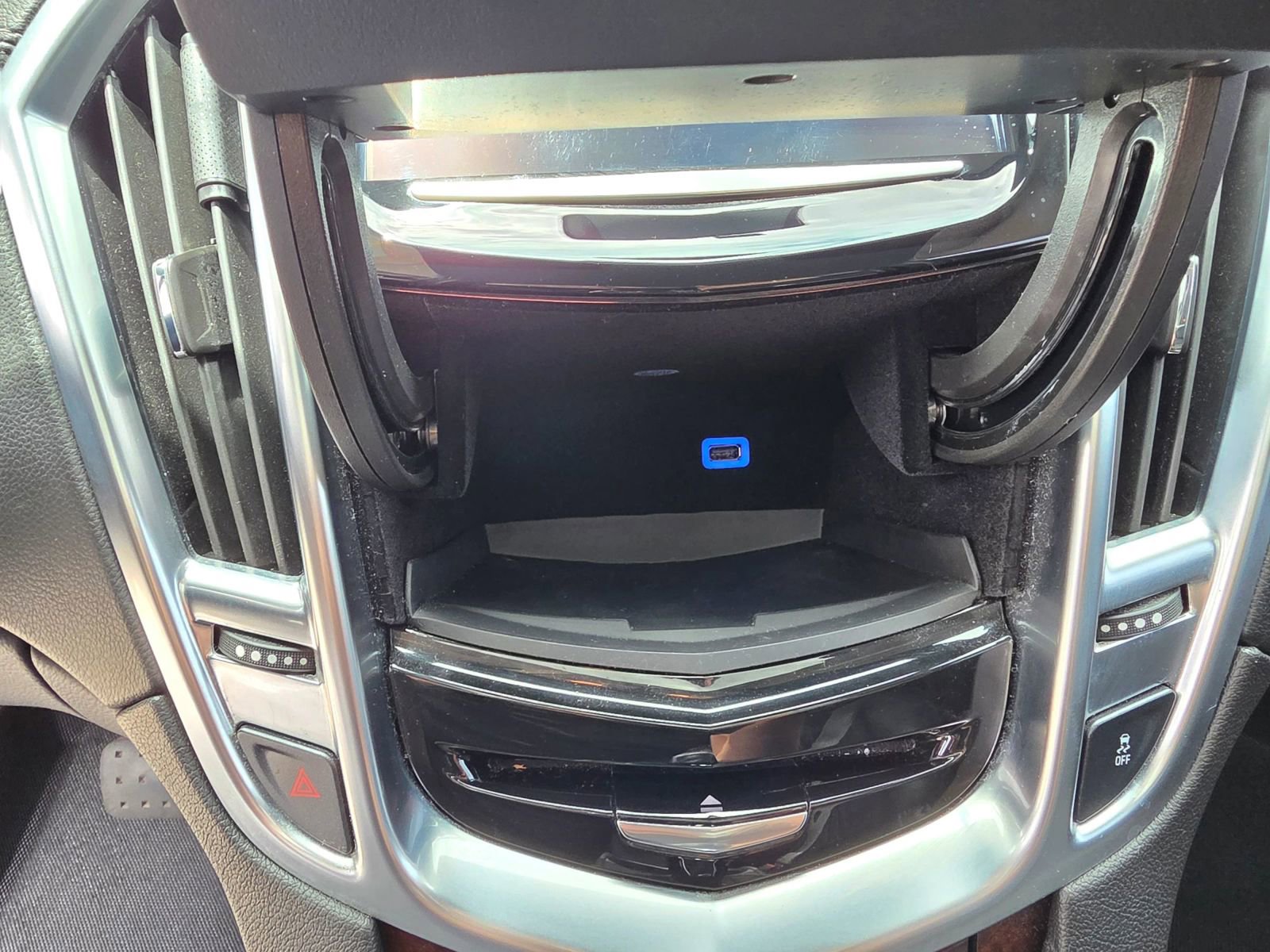 Used 2016 Cadillac SRX Luxury w/ Driver Awareness Package FWD image 40