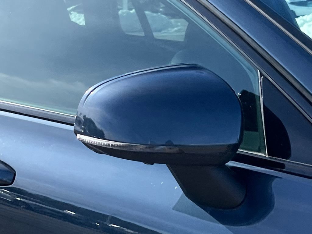 Used 2024 Volvo V60 B5 Cross Country Plus image 9