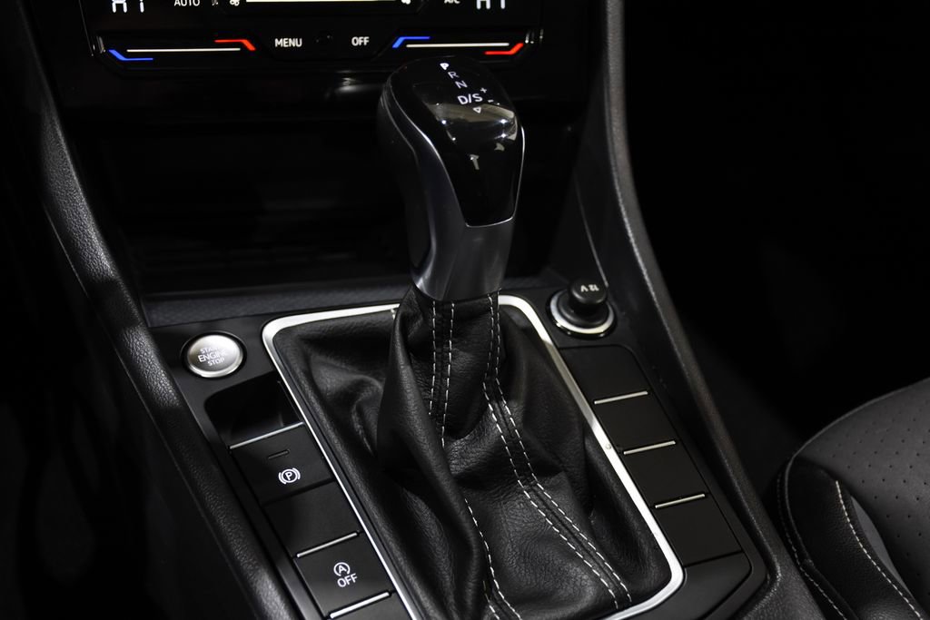 Used 2025 Volkswagen Jetta SE image 27