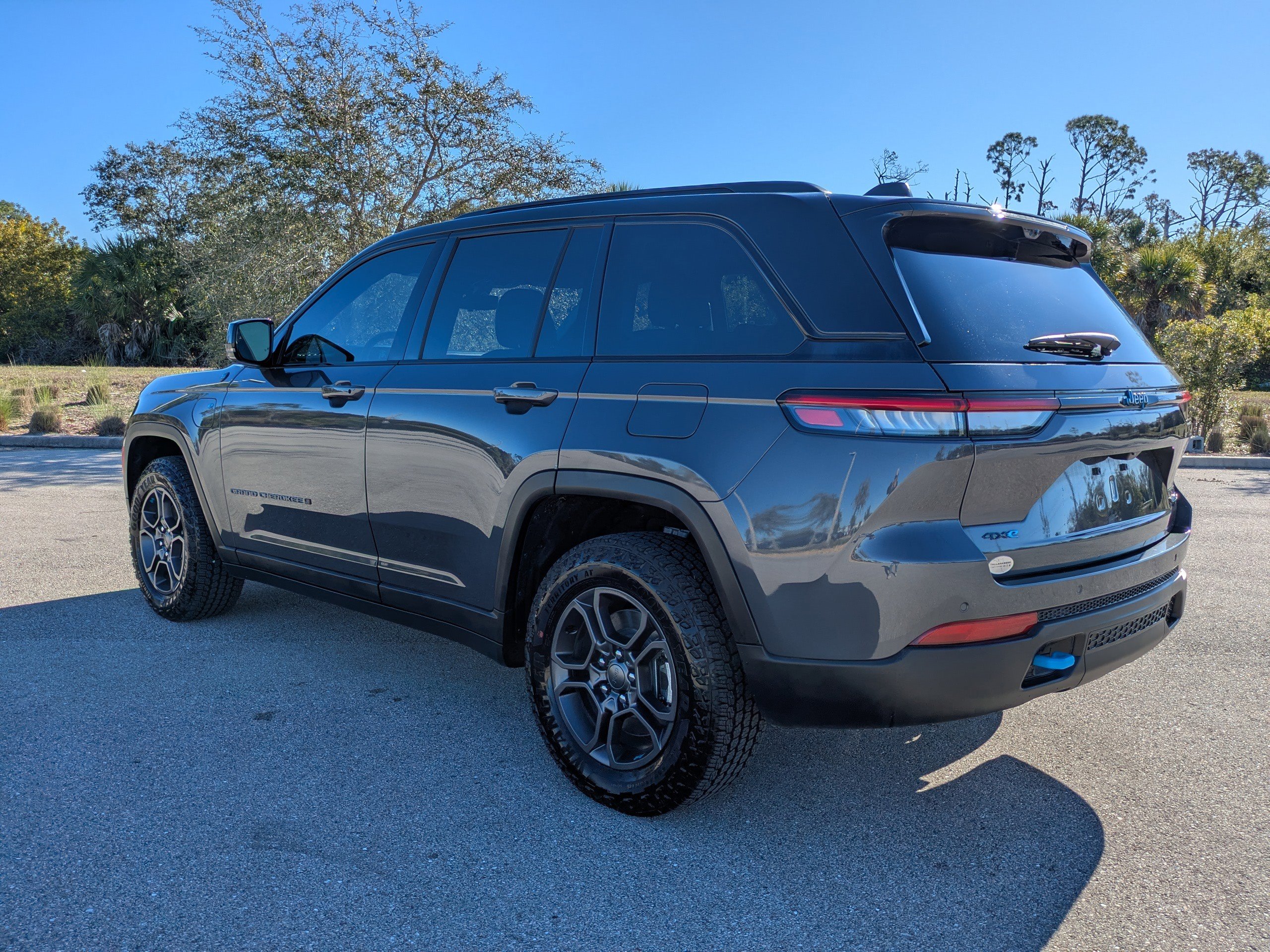 Used 2024 Jeep Grand Cherokee Trailhawk w/ Advanced Protech Group II image 7