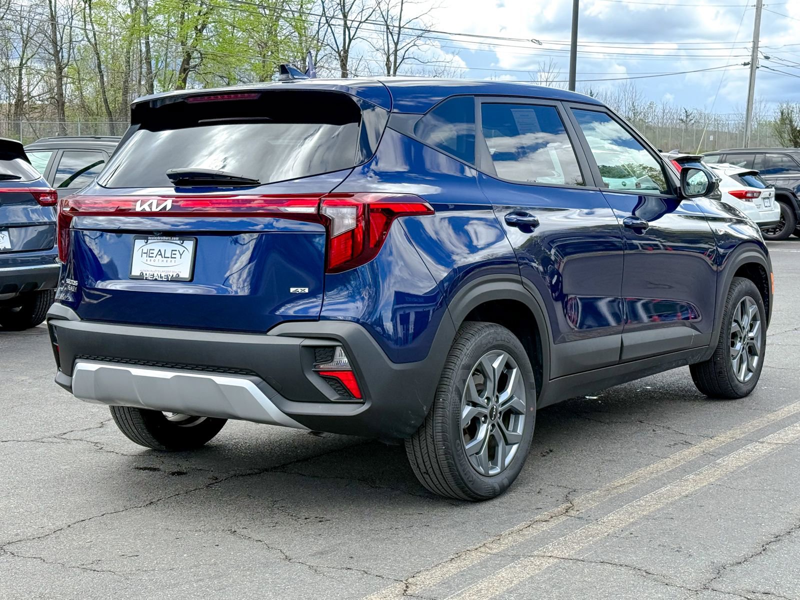 Certified 2025 Kia Seltos LX AWD/4WD image 8