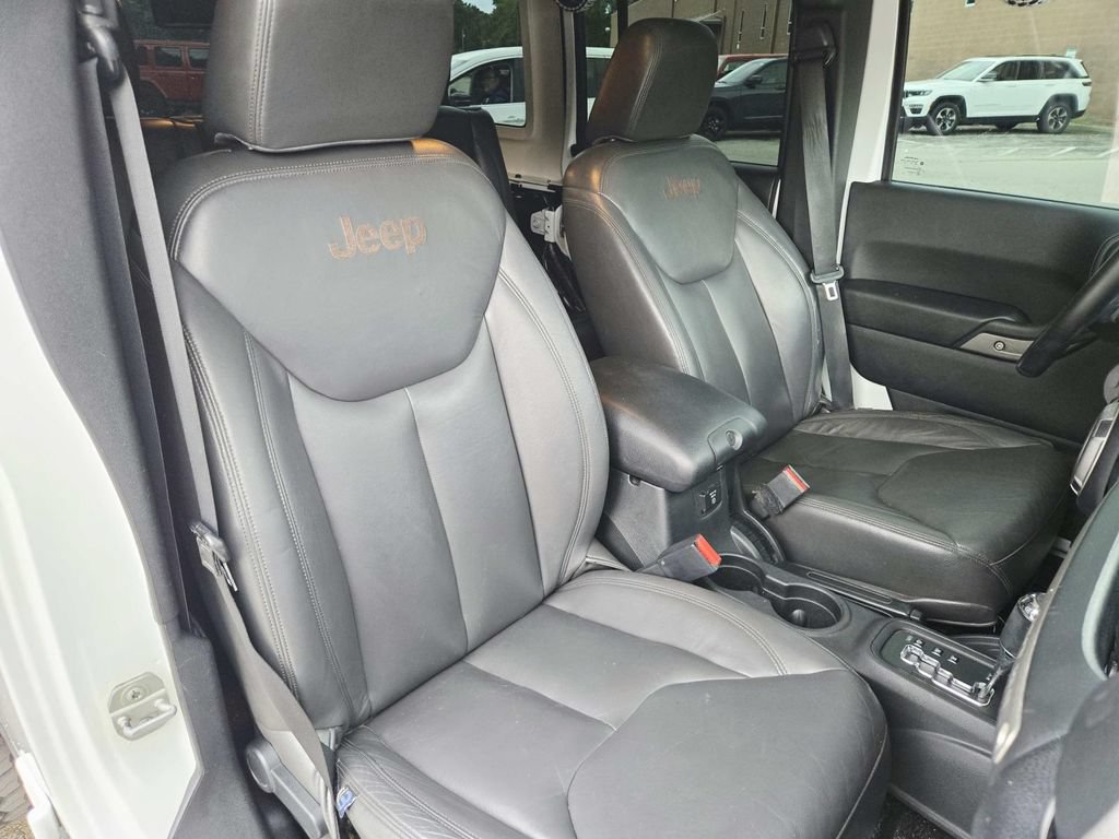Used 2015 Jeep Wrangler Unlimited Sport w/ Quick Order Package 24S AWD/4WD image 17