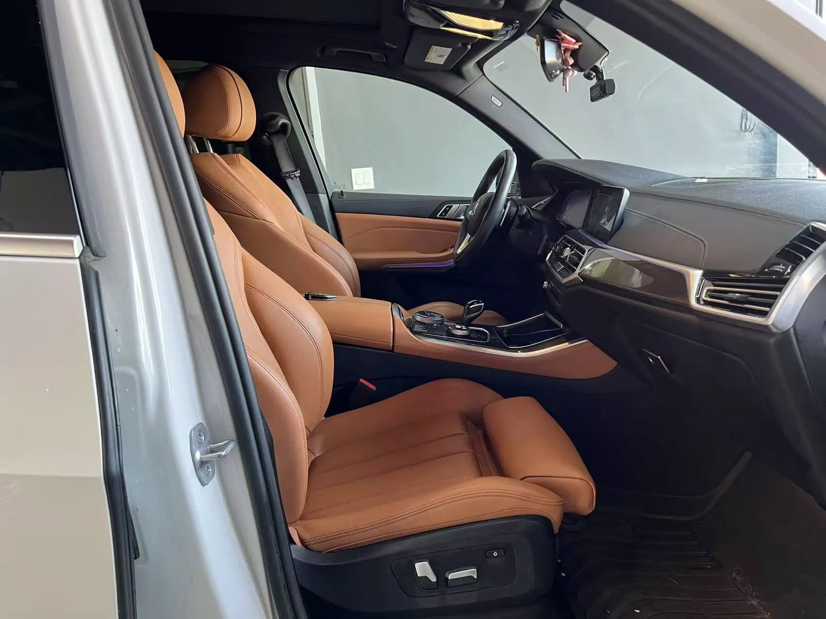 Used 2022 BMW X5 xDrive40i w/ Premium Package image 9