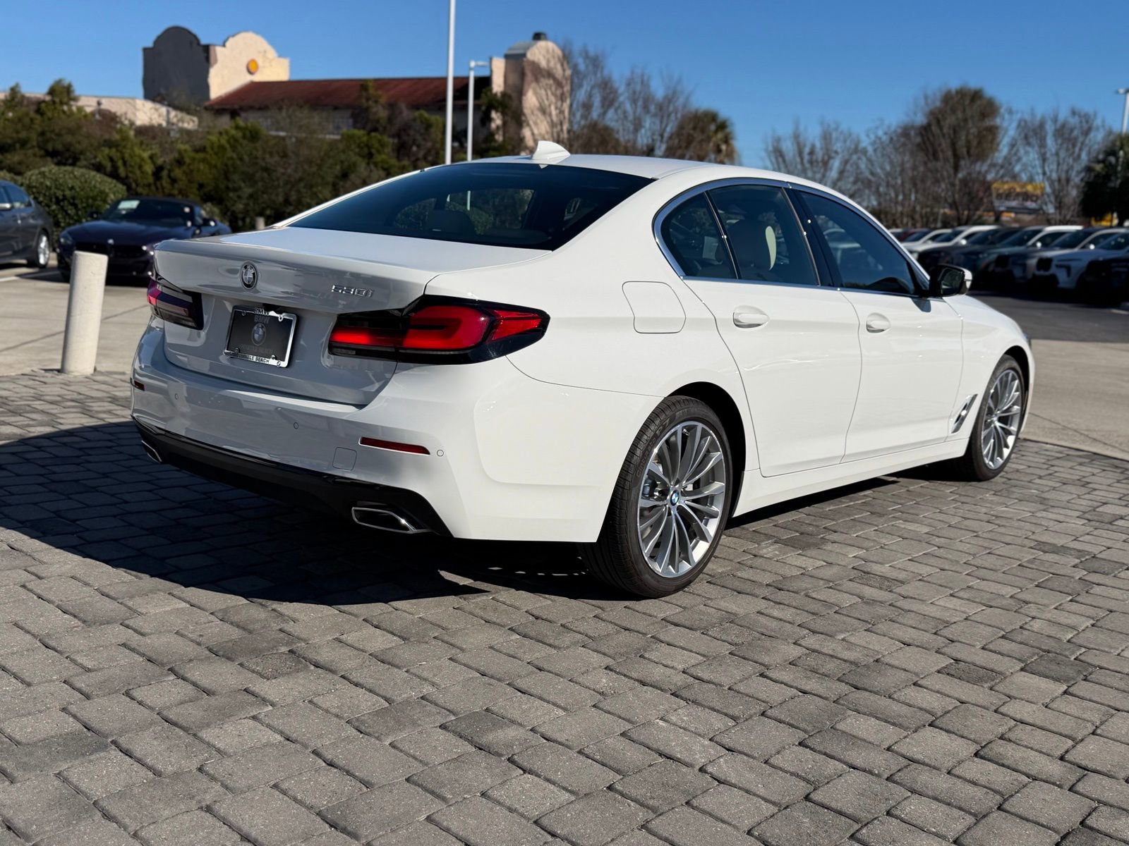 Used 2023 BMW 530i w/ Convenience Package image 9