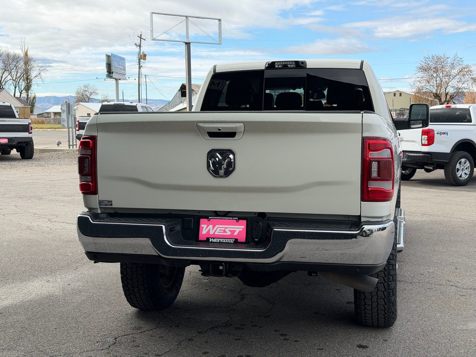 Used 2023 RAM 3500 Laramie AWD/4WD image 8