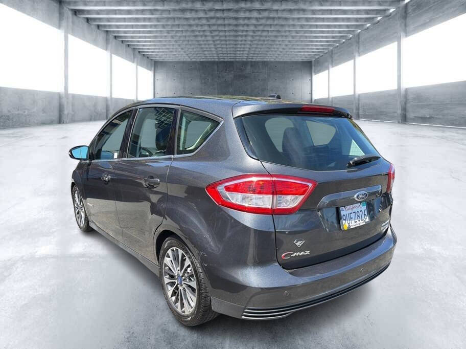 Used 2017 Ford C-MAX Titanium w/ Equipment Group 301A FWD image 3