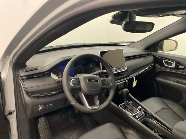 New 2026 Jeep Compass Latitude image 7