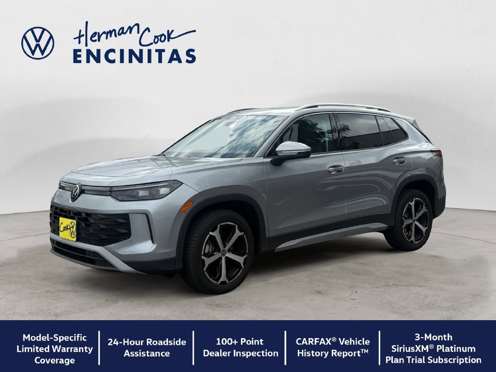 Used 2025 Volkswagen Tiguan SE AWD/4WD image 1
