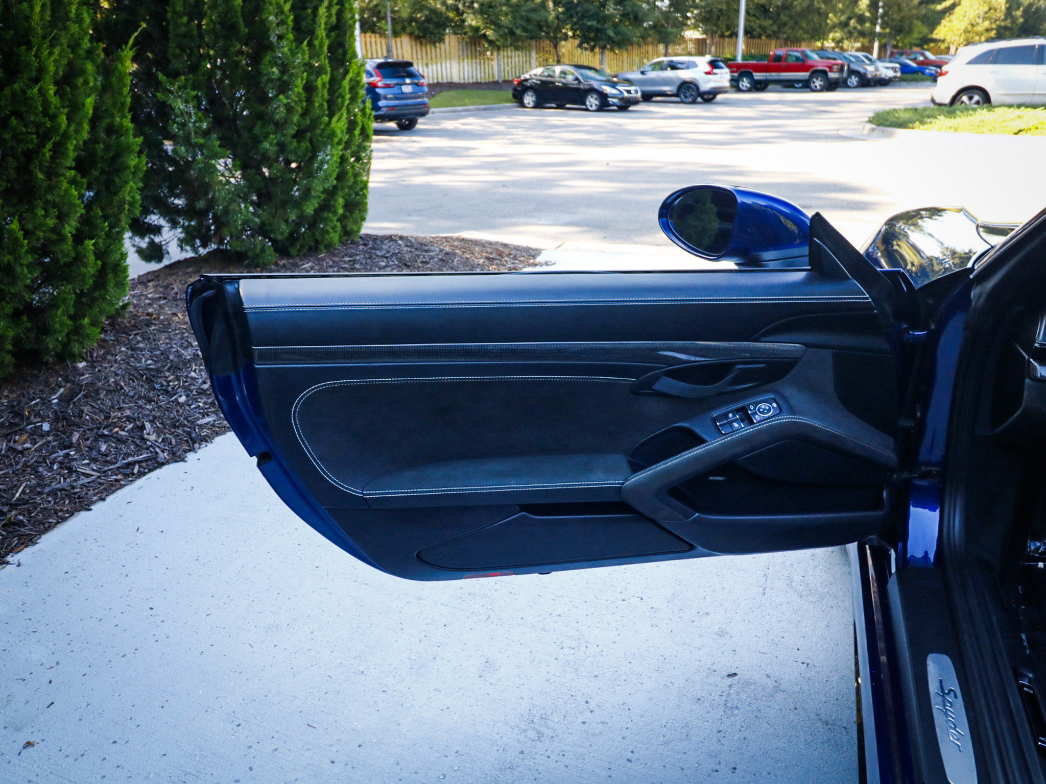 Used 2022 Porsche 718 Boxster Spyder RWD image 14